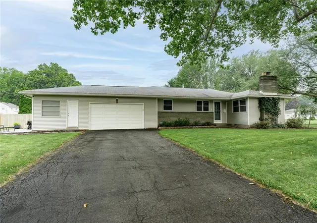 1st image of 167 Willowen Dr, Rochester, NY 14609 | MLS# R1700087