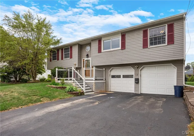 Photo 2 of Single family home for sale at 17 Lowell Rd, Liverpool, NY 13090 | MLS# S1700667 | Listing updated on 2026-08-02