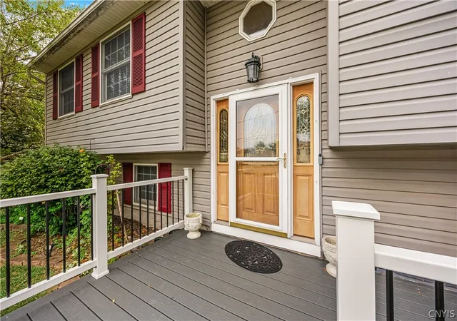 Photo 3 of Single family home for sale at 17 Lowell Rd, Liverpool, NY 13090 | MLS# S1700667 | Listing updated on 2026-08-02