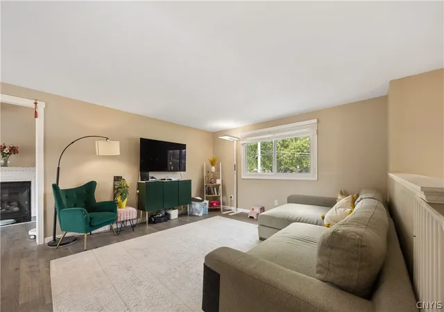 Photo 4 of Single family home for sale at 17 Lowell Rd, Liverpool, NY 13090 | MLS# S1700667 | Listing updated on 2026-08-02