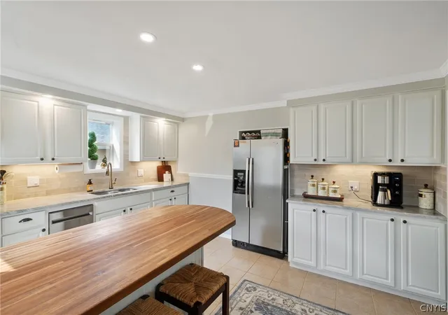5th image of 6989 Van Antwerp Dr, Cicero, NY 13039 | MLS# S1700821
