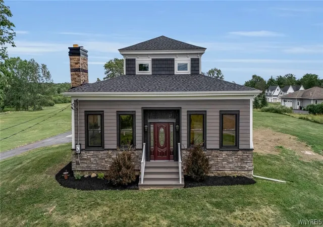1st image of 664 Davis Rd, East Aurora, NY 14052 | MLS# B1700868