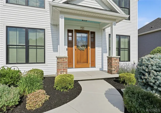 3rd image of 51 Vista Ct, West Seneca, NY 14224 | MLS# B1700431