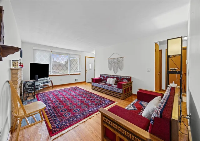 Photo 5 of Single family home for sale at 9 Tarwood Dr, Rochester, NY 14606 | MLS# R1700850 | Listing updated on 2026-08-04
