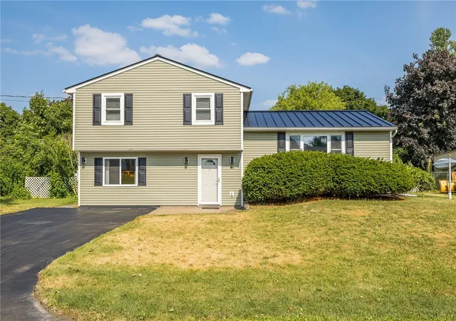Photo 1 of Single family home for sale at 56 Gannett Rd, Farmington, NY 14425 | MLS# R1699918 | Listing updated on 2026-07-30
