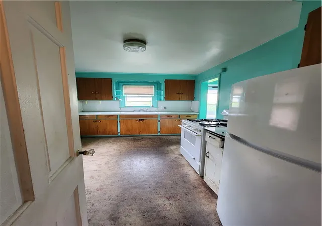 Photo 5 of Sale Pending at 103 Florack St, Rochester, NY 14621 | MLS# R1700650 | Listing updated on 2026-07-30