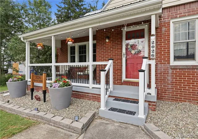 3rd image of 2026 Transit Rd, Buffalo, NY 14224 | MLS# B1700703