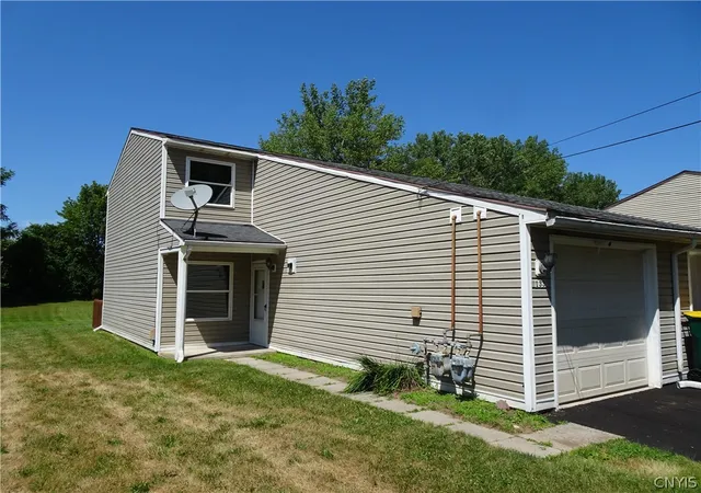 2nd image of 133   135 Tuller Rd #133, Syracuse, NY 13212 | MLS# S1700487