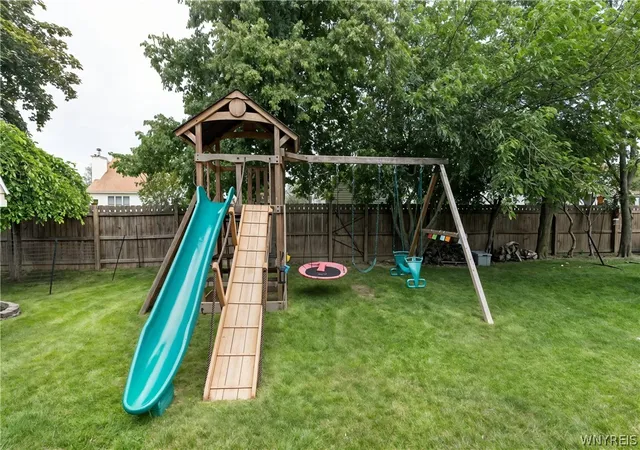 29th image of 17 Spruceland, Lancaster, NY 14086 | MLS# B1700902