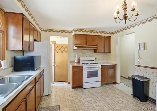 Photo 3 of Single family home for sale at 74 Lucy Ln, Buffalo, NY 14225 | MLS# B1700903 | Listing updated on 2026-07-25
