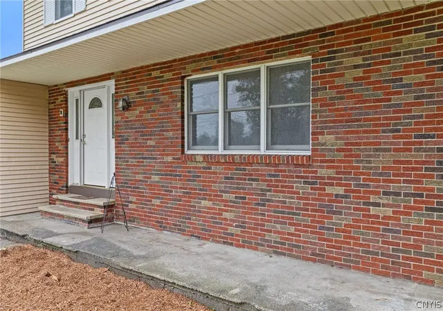 3rd image of 4824 Harris Rd, Syracuse, NY 13215 | MLS# S1700508