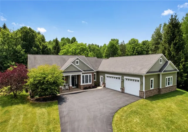 1st image of 898 Bel Arbor Dr, Victor, NY 14564 | MLS# R1699756