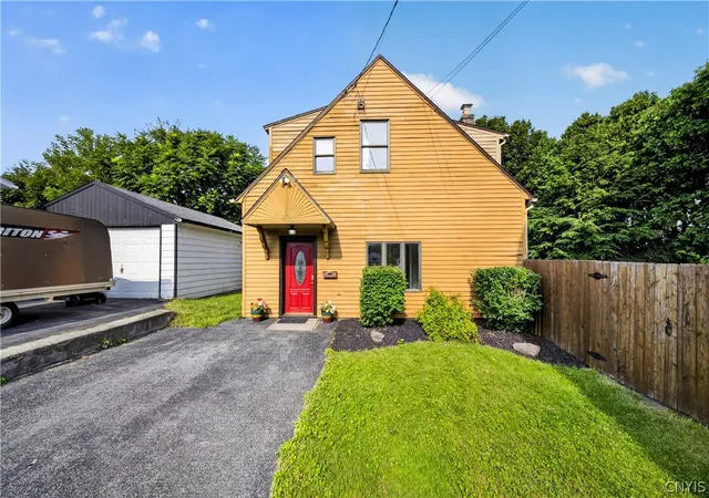 2nd image of 211 Schaffer Ave, Salina, NY 13206 | MLS# S1700953