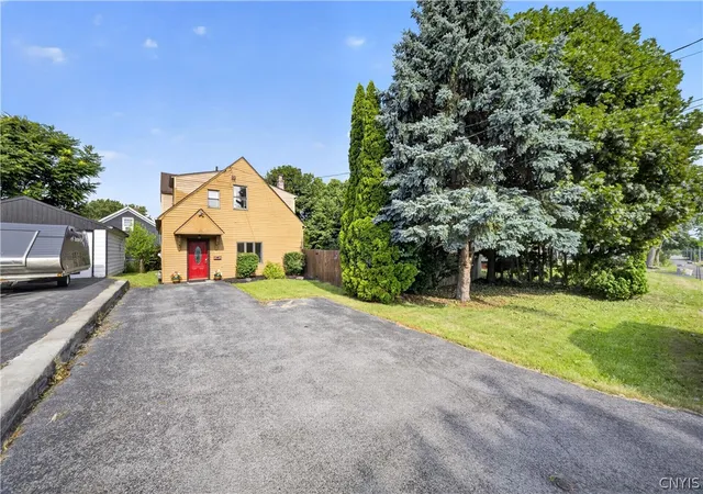 3rd image of 211 Schaffer Ave, Syracuse, NY 13206 | MLS# S1700953