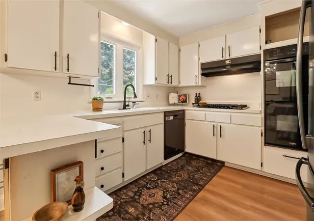 Photo 4 of Sale Pending at 38 Stanridge Ct, Rochester, NY 14617 | MLS# R1700994 | Listing updated on 2026-07-30