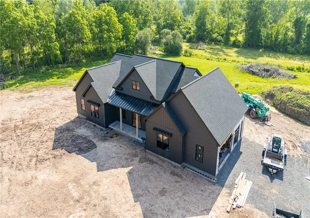 1st image of 425 County Line Rd, Webster, NY 14580 | MLS# R1700998