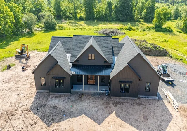 3rd image of 425 County Line Rd, Webster, NY 14580 | MLS# R1700998