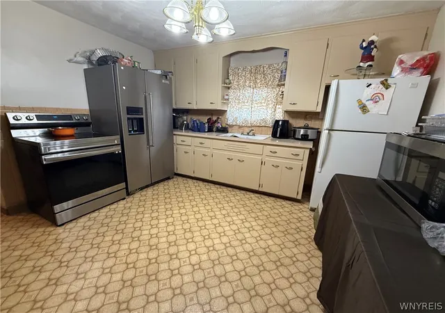 4th image of 484 22Nd St, Niagara Falls, NY 14303 | MLS# B1700752