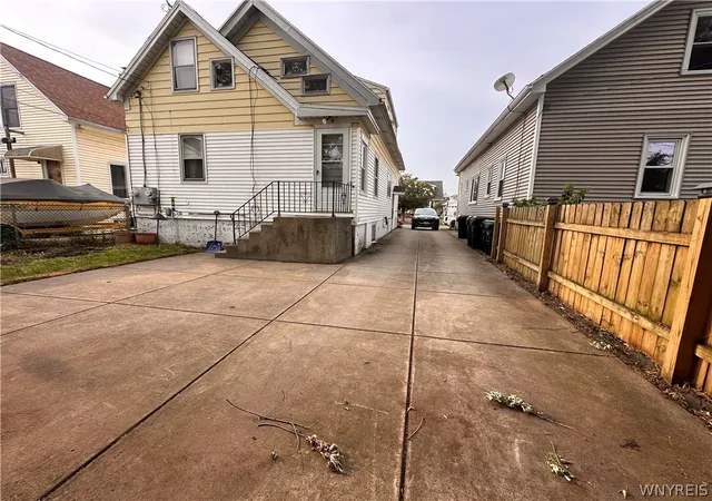 5th image of 158 Wabash Ave, Sanborn, NY 14132 | MLS# B1700738
