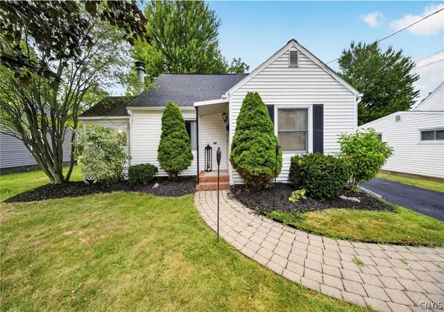 1st image of 109 Marilyn Ave, Salina, NY 13212 | MLS# S1700913
