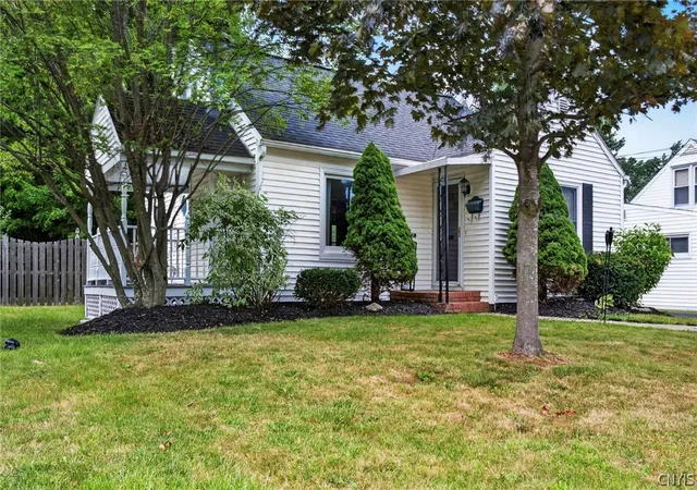 2nd image of 109 Marilyn Ave, Salina, NY 13212 | MLS# S1700913