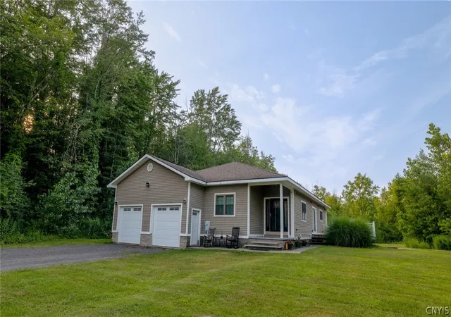 3rd image of 394 Maple Ave, Fulton, NY 13069 | MLS# S1700813