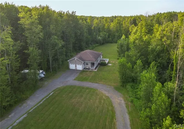 4th image of 394 Maple Ave, Fulton, NY 13069 | MLS# S1700813