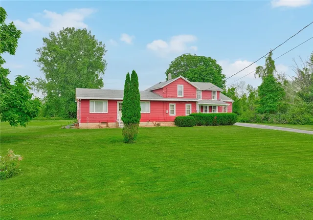 4th image of 1320 N Hamlin Rd, Hamlin, NY 14464 | MLS# R1700753