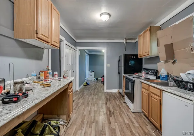 Photo 5 of Single family home for sale at 517 Jefferson St, Watertown, NY 13601 | MLS# S1695364 | Listing updated on 2026-07-23