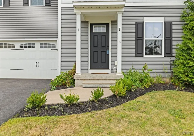 2nd image of 8661 Cobalt Dr, Cicero, NY 13039 | MLS# S1700555