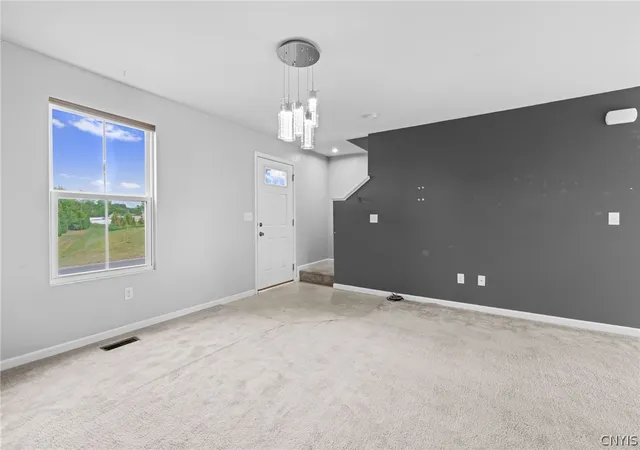 4th image of 8661 Cobalt Dr, Cicero, NY 13039 | MLS# S1700555
