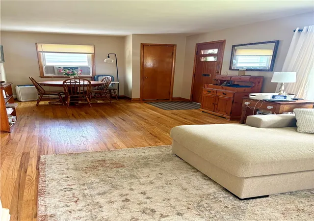 Photo 4 of Single family home for sale at 318 Grant St, Elmira, NY 14901 | MLS# R1701049 | Listing updated on 2026-07-31