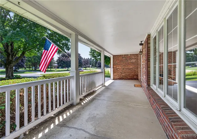 4th image of 11700 Whitetail Dr, Marilla, NY 14102 | MLS# B1700630