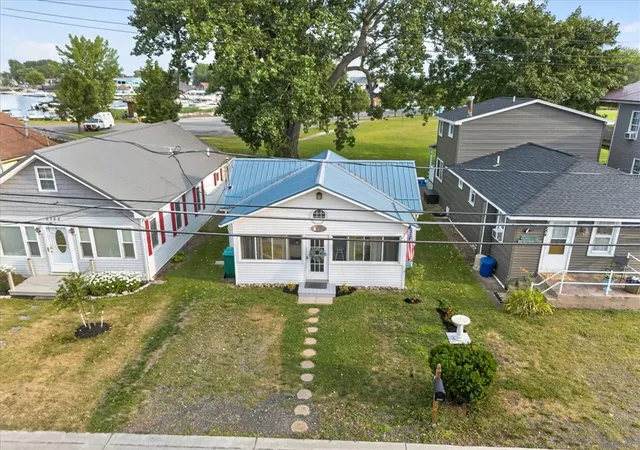 3rd image of 8486 Wickham Blvd, Sodus Point, NY 14555 | MLS# R1698647