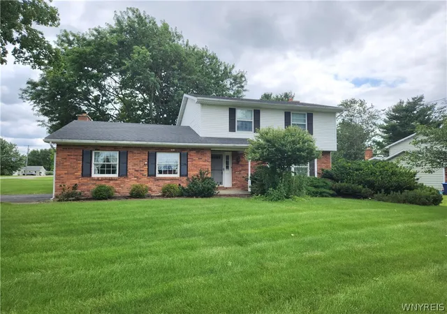 1st image of 816 Lockport Rd, Youngstown, NY 14174 | MLS# B1701066