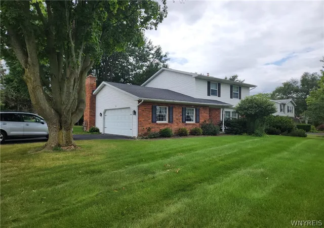 3rd image of 816 Lockport Rd, Youngstown, NY 14174 | MLS# B1701066