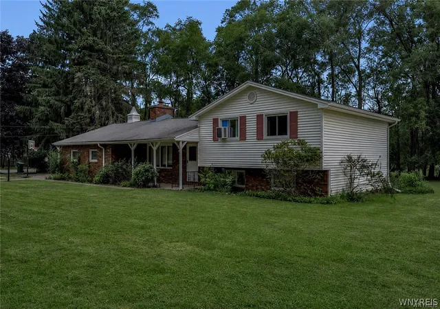 46th image of 5872 Kamner Dr, Clarence Center, NY 14032 | MLS# B1700988