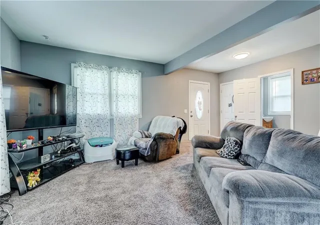 5th image of 64 Bancroft Dr Dr, Rochester, NY 14616 | MLS# R1701064