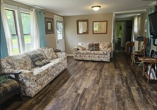 4th image of 9548 Hickory Sylpk Row, Hammondsport, NY 14840 | MLS# R1701079