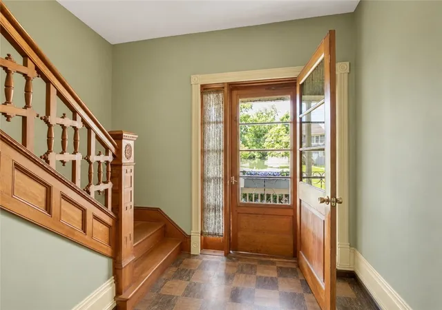 Photo 3 of Single family home for sale at 289 Fall St, Seneca Falls, NY 13148 | MLS# R1700844 | Listing updated on 2026-07-23