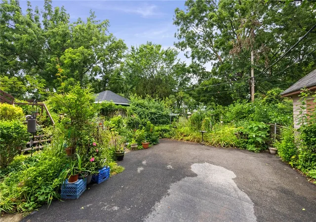 Listing Photo 2 - Condo for sale in building located at 23 Hobart St, Rochester, NY 14611 - Unit #