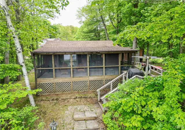 4th image of 18561 E View Dr, Wellesley Island, NY 13640 | MLS# S1700638