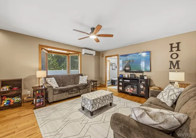 5th image of 4321 Niagara Rapids Blvd, Niagara Falls, NY 14305 | MLS# B1700655