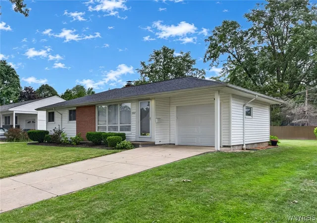 2nd image of 1307 Fairfax Ave, North Tonawanda, NY 14120 | MLS# B1700895