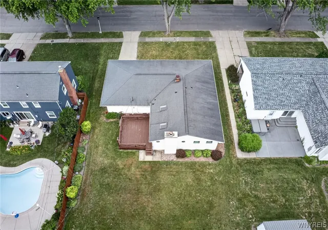 4th image of 1307 Fairfax Ave, North Tonawanda, NY 14120 | MLS# B1700895
