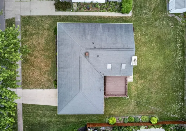 5th image of 1307 Fairfax Ave, North Tonawanda, NY 14120 | MLS# B1700895