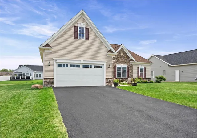 2nd image of 1459 Quail Creek Trl, Webster, NY 14580 | MLS# R1700022