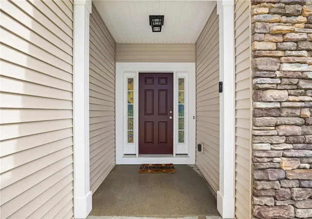3rd image of 1459 Quail Creek Trl, Webster, NY 14580 | MLS# R1700022