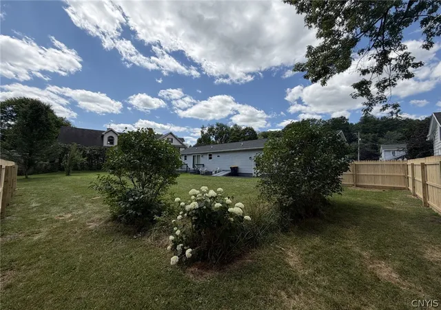 3rd image of 425 Otsego St, German Flatts, NY 13357 | MLS# S1701032
