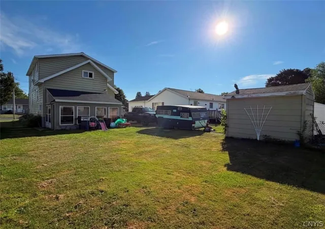 17th image of 1817 Copperfield St, Utica, NY 13501 | MLS# S1700855